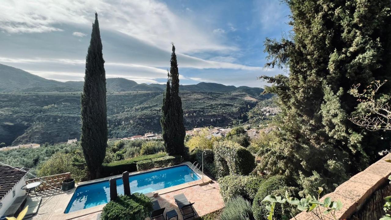 Cortijo El Pino Retreat Nocleg ze śniadaniem Albuñuelas