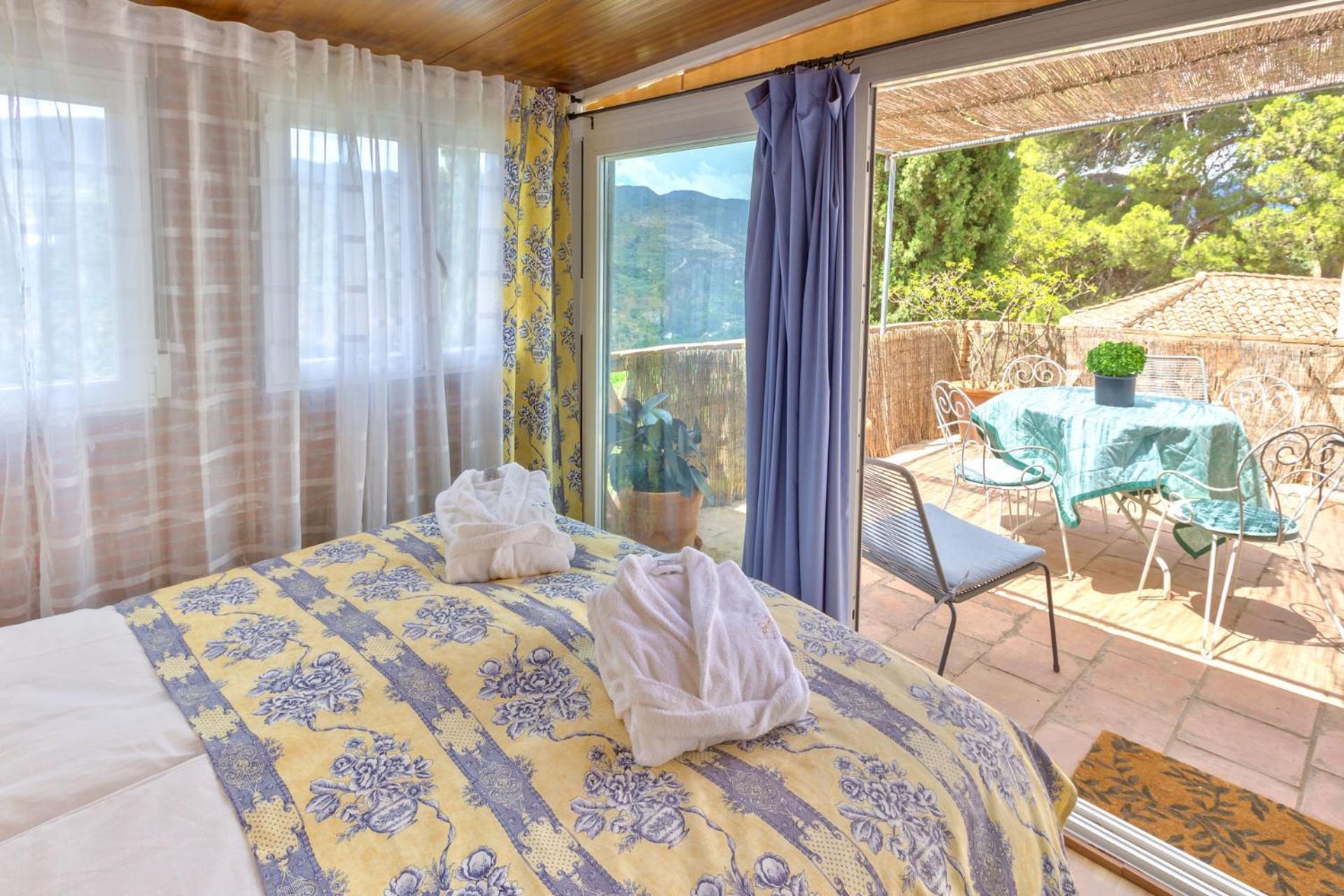 Cortijo El Pino Retreat Bed & Breakfast Albunuelas