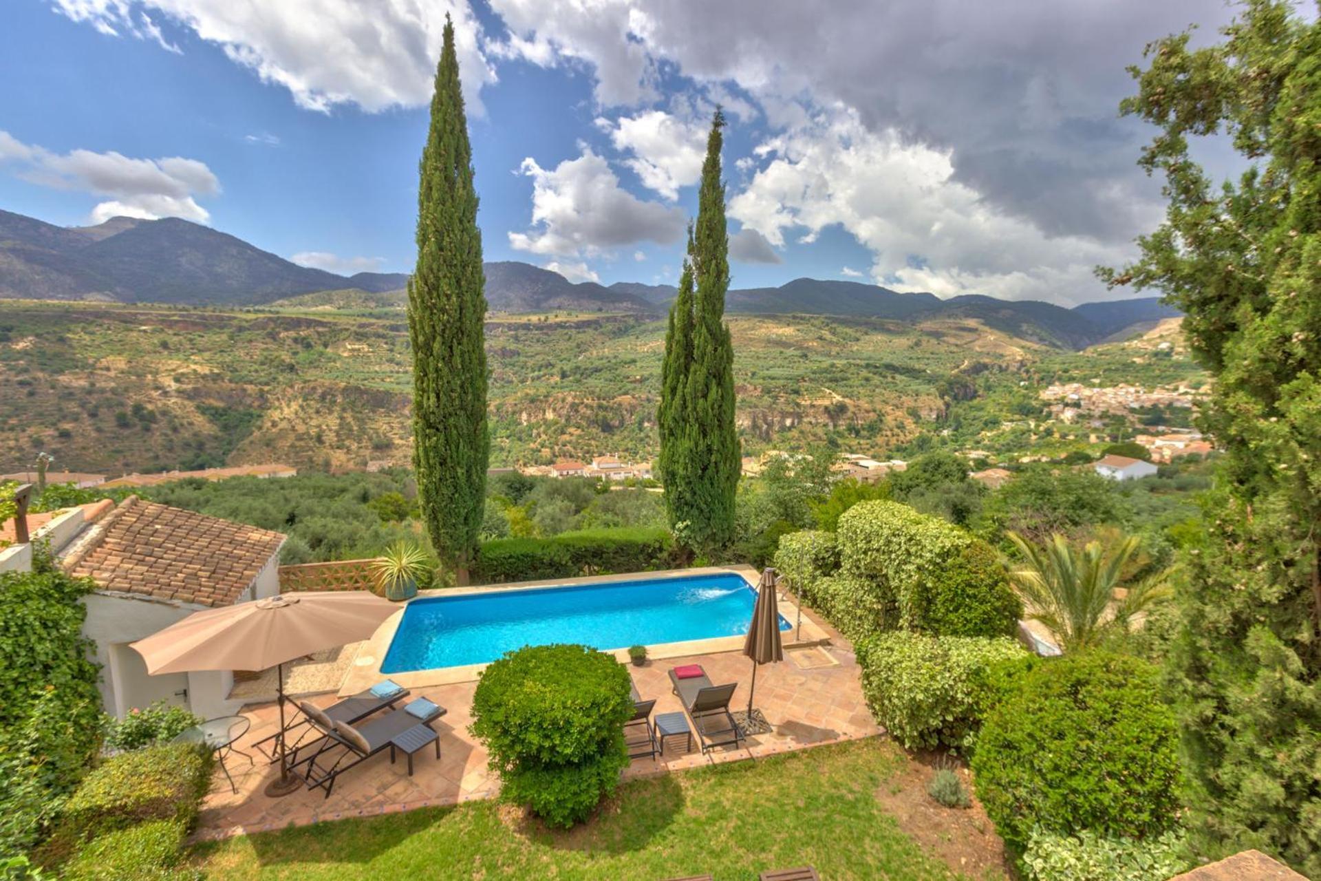 Cortijo El Pino Retreat Albunuelas